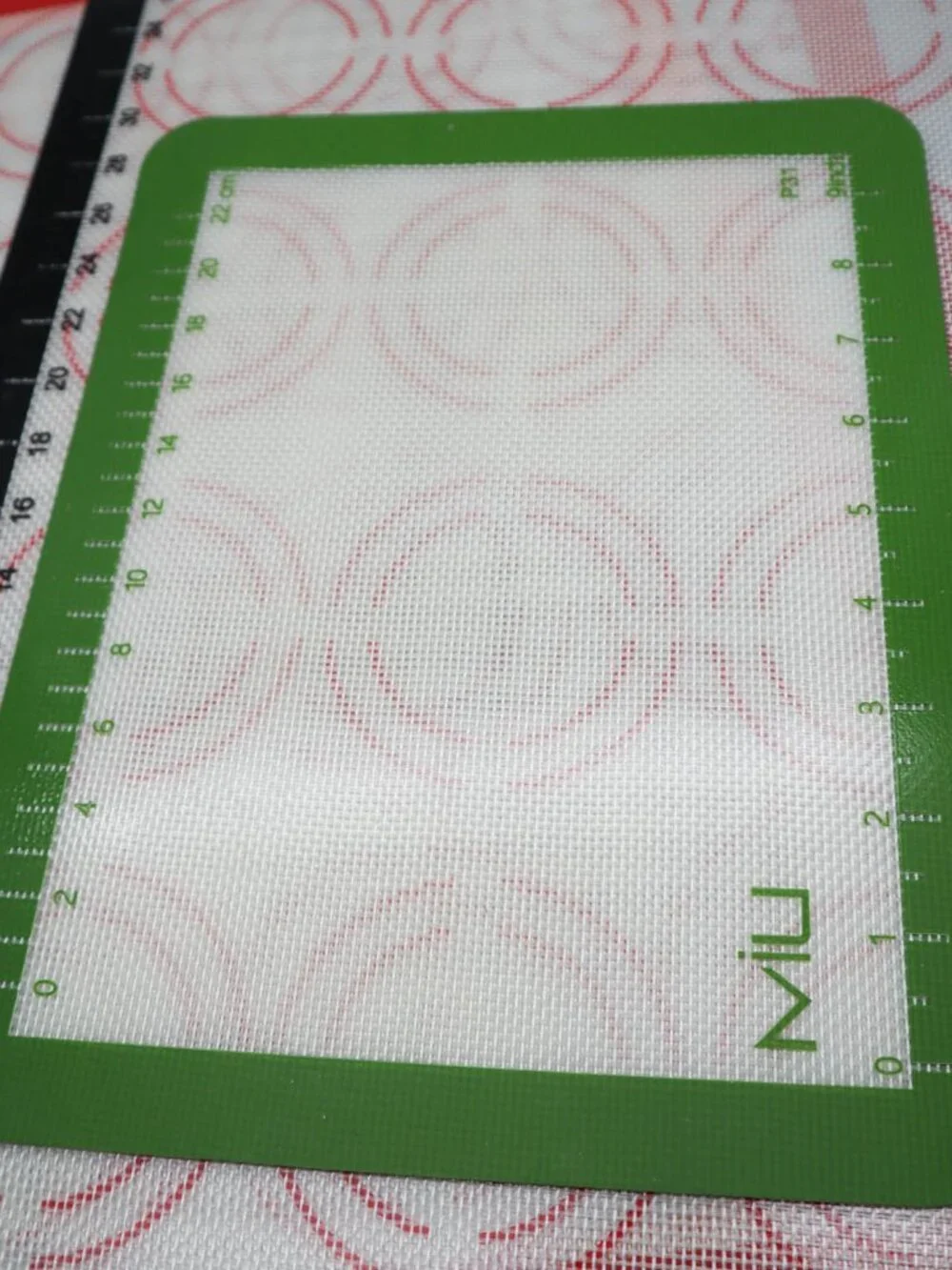 Lot of 6 Silicone Baking Mats for Macarons Pie Pastry MIU & Real Simple